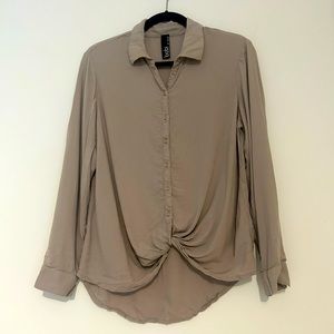 Bobi Twist Front Top